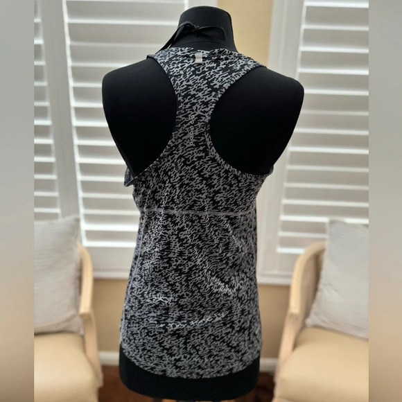 Nike | DriFit Pronto Running Miler Tank - Size M - Picture 3 of 8
